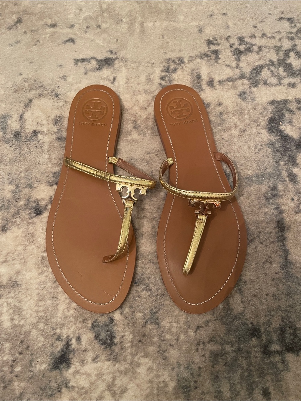 Tory Burch Metallic Gold Leather Thong Sandals with Tan Footbed